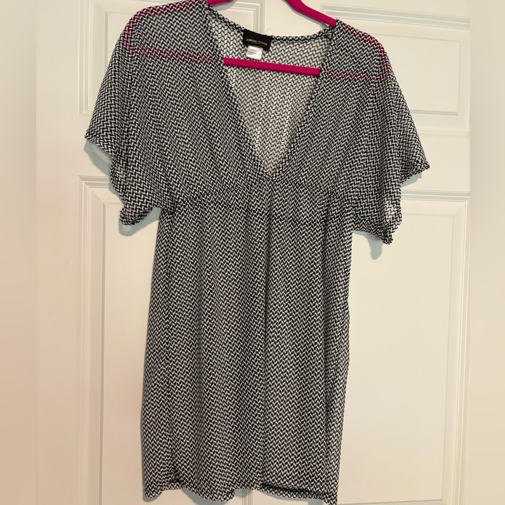 Black and White Patterned swimsuit coverup